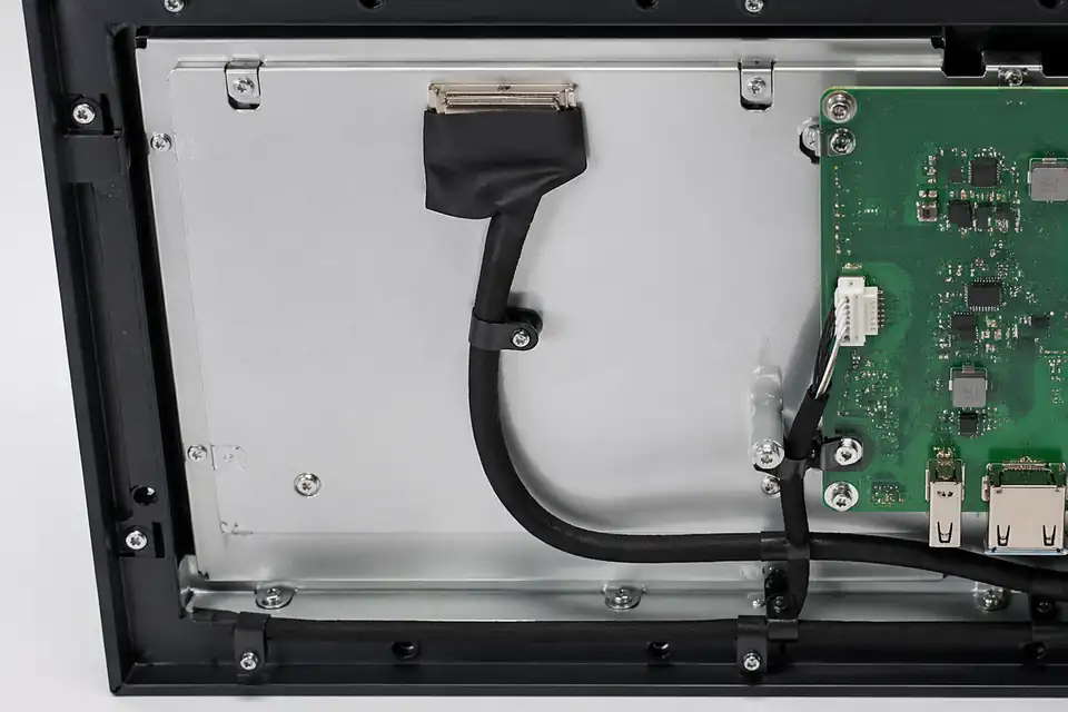30-pin eDP assembly inside a compact industrial display with fixing-point context