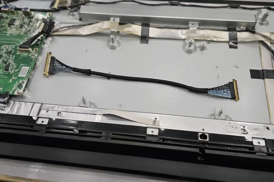 Board-to-panel LVDS replacement-project hardware comparison context